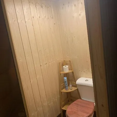 Time Stops Here At 招待所