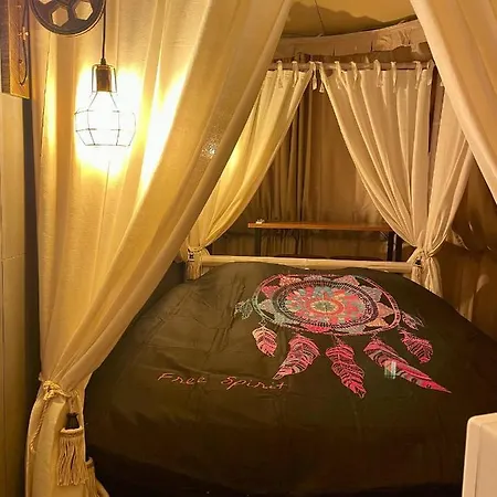 招待所 Time Stops Here At 圣伊莱尔·德列