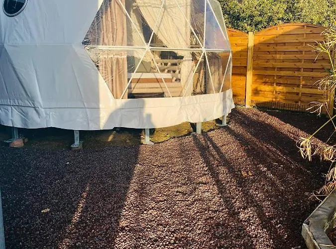 Pensión Time Stops Here At 4*